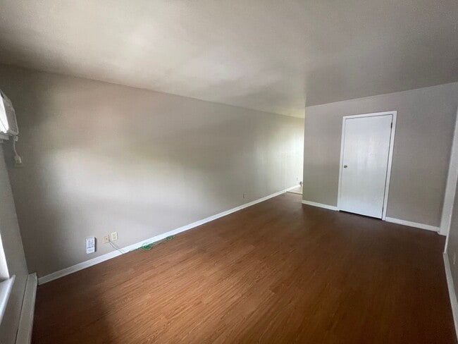 Photo - Windsor West Apartments