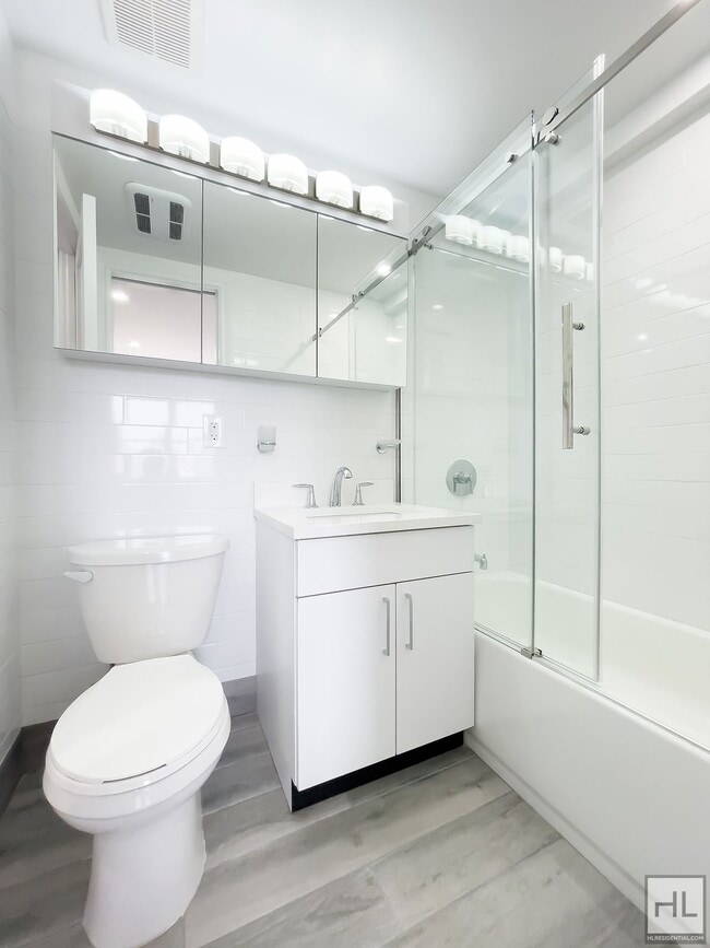 Photo - E 16 ST Unit 15A