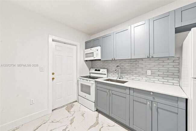 Photo - 219 NW 10th Ave Unit APT #2