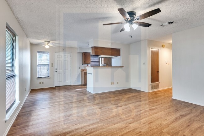 Photo - 3002 Breeze Terrace