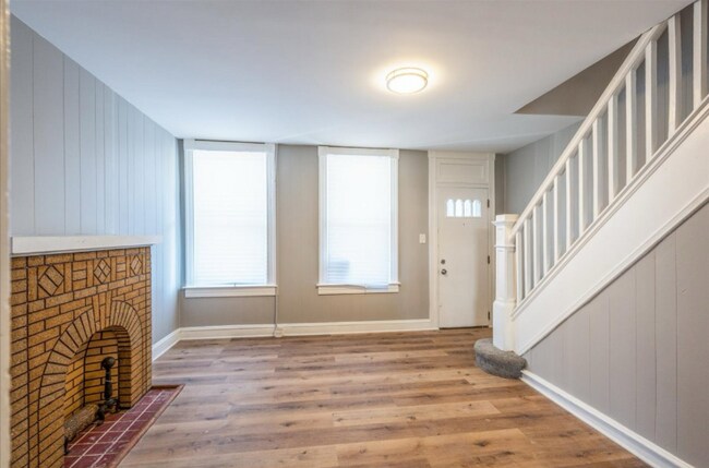 Photo - 30 N Abington Ave