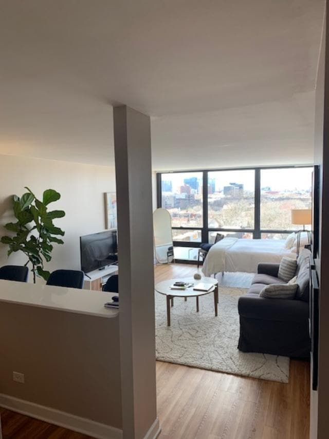 Building Photo - 1636 N Wells St Unit 910