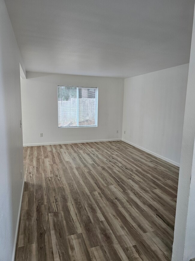 Photo - 2413 Conger Ave NW