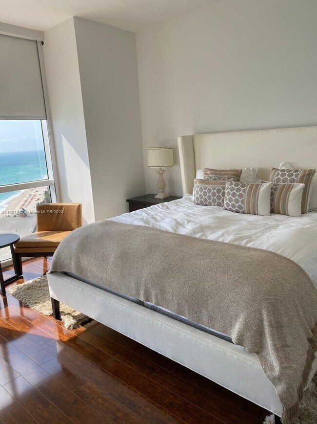 Photo - 18101 Collins Ave Unidad 1907