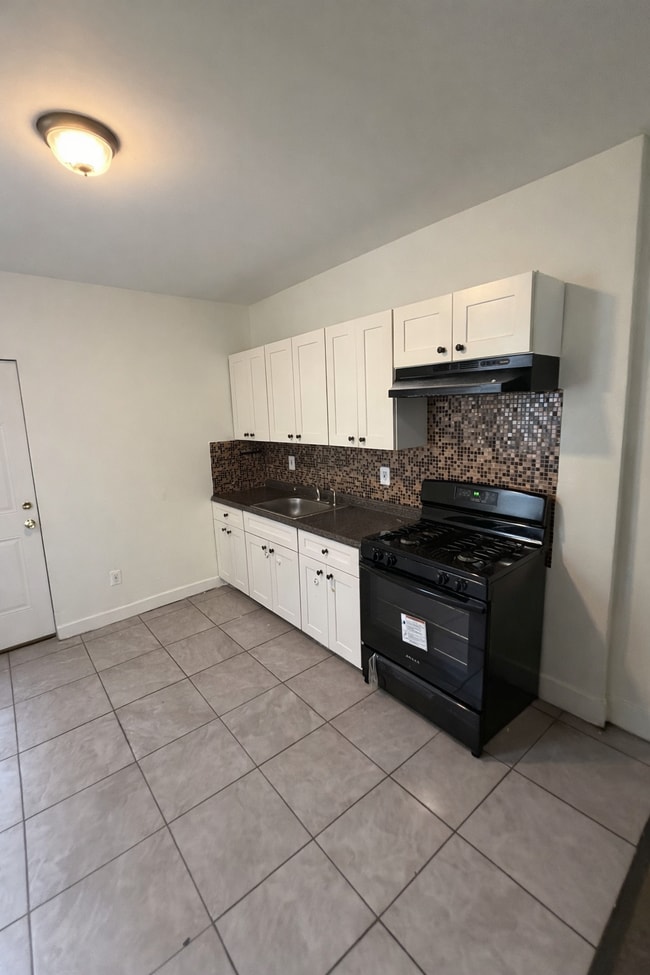 Photo - 52 N Dewey St