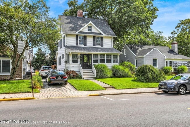 370 E Main St  