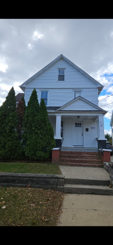 Building Photo - 701a 13th Ave