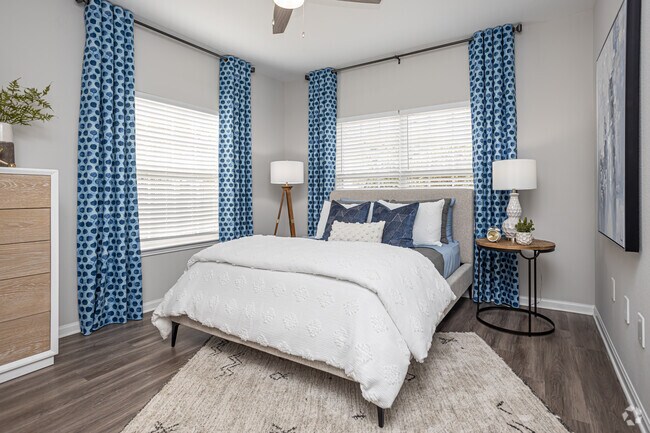 2BR, 2BA - 1,000SF Ground Floor