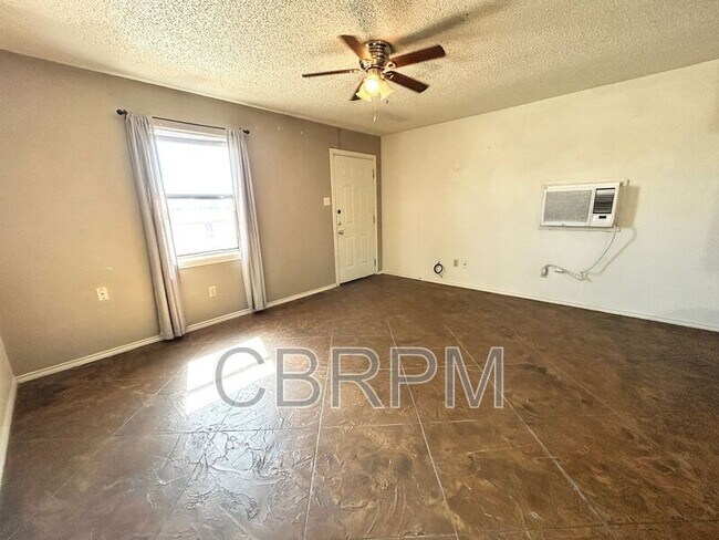 Photo - 4606 Erskine St