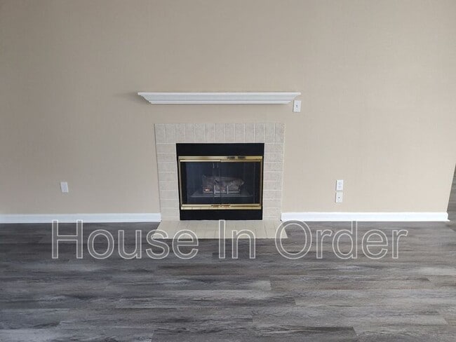 Photo - 301 Abbey Cir