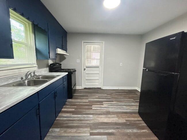 Photo - 55 Cloverdale St