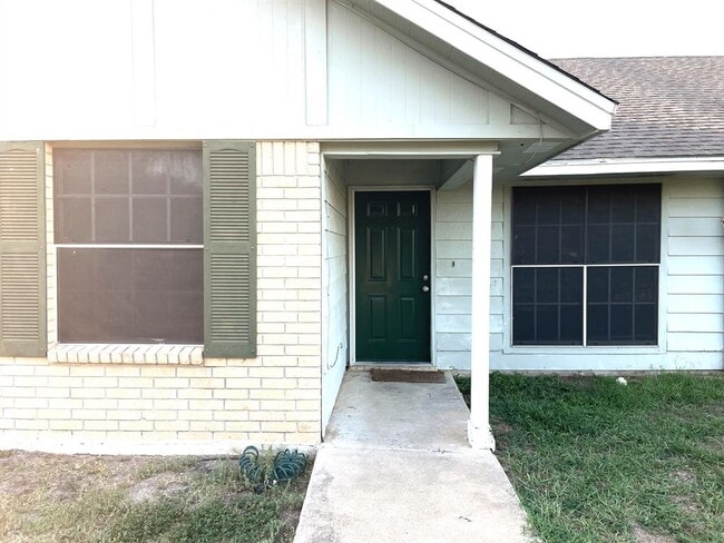 Building Photo - 1301 Pendergrass St Rental