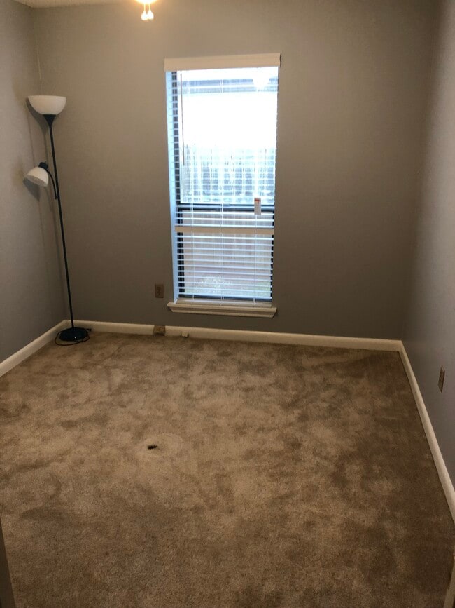 Photo - 12 Oak Forest Pl