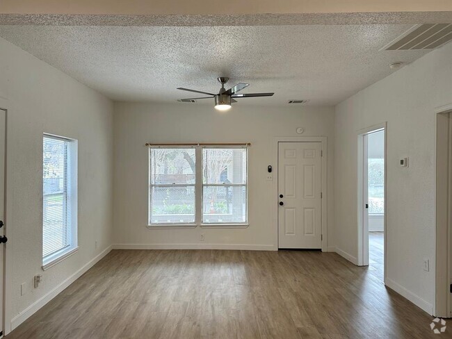 Building Photo - 1506 Willow St Rental