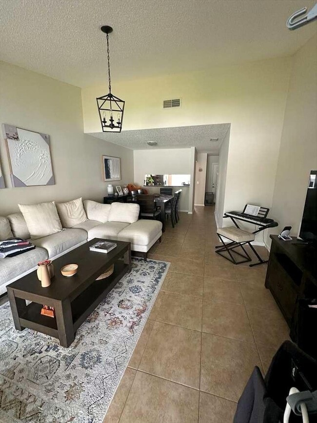 Photo - 134 Oakwood Dr