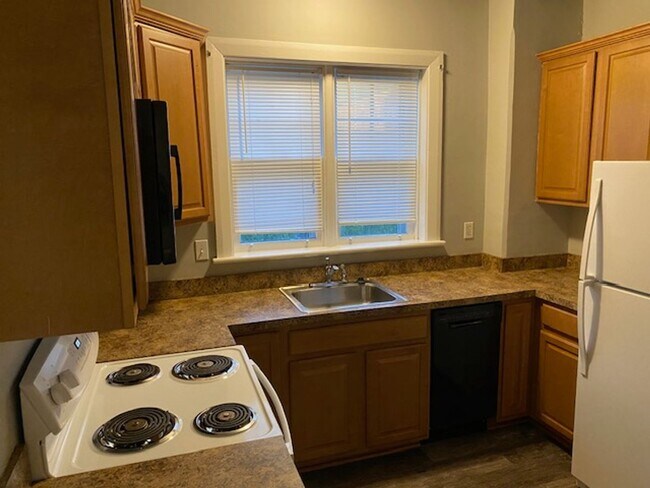 Photo - Student Rental next to WCU Campus | 3 Bed Single Family Home w/ Covered Front Porch, Yard & Basem...