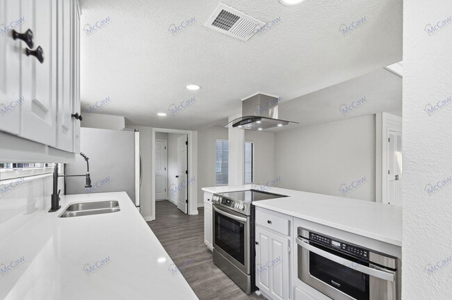 Photo - 5028 Groom Ln