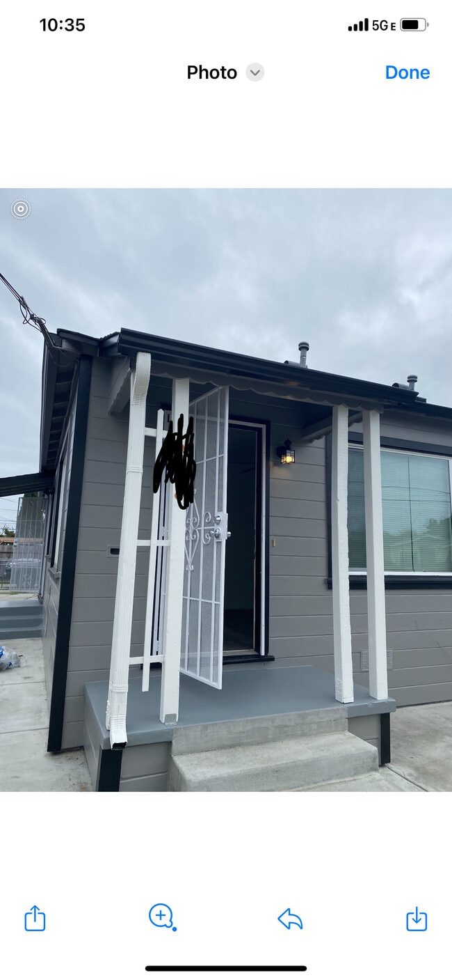 Building Photo - 1246 80th Ave Unit Duplex