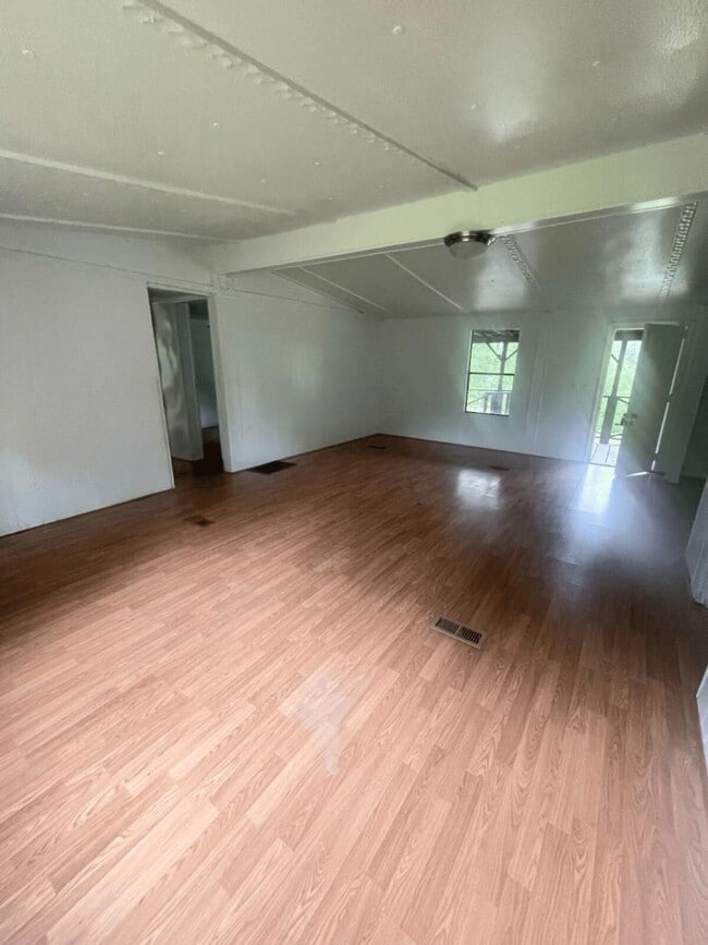 Photo - 255 Woodville Heights Cir