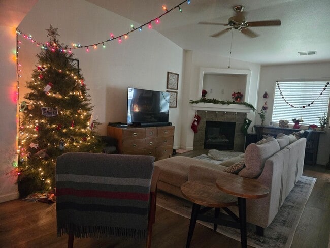 Photo - 3BR 2 BA available Feb 1st