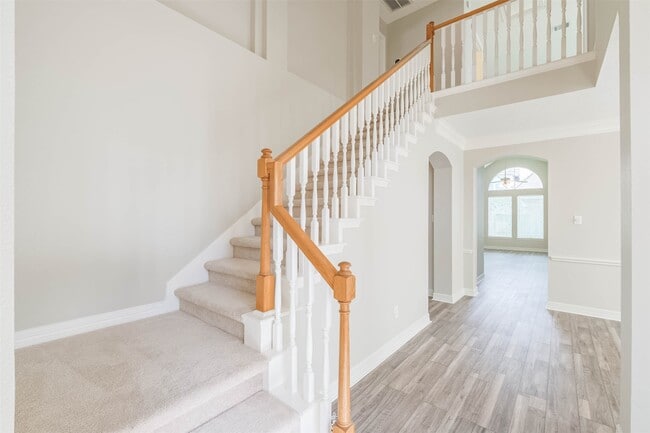 Photo - 5911 Brook Bend Dr