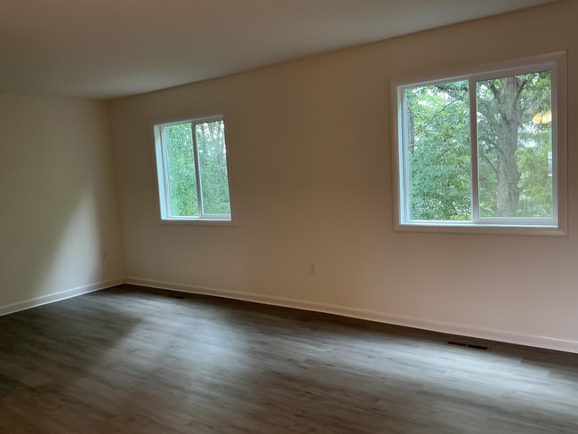 18 Wayside Ct