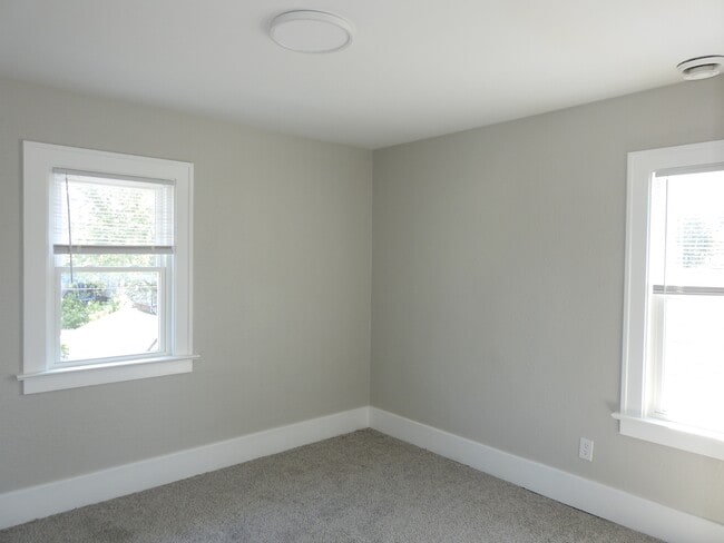 Photo - 1615 Pool St