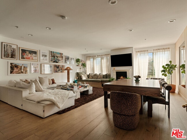 Photo - 10648 Woodbridge St Unidad 306