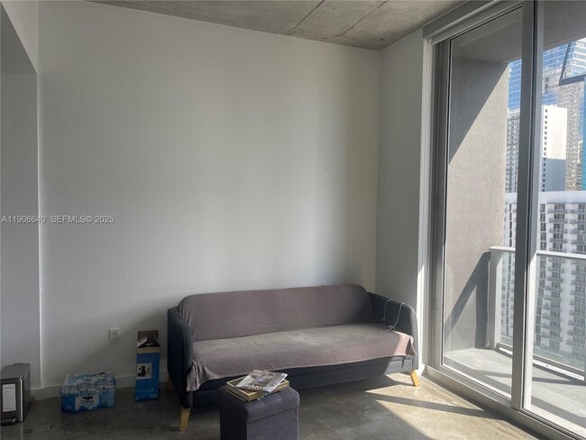 Photo - 151 SE 1st St Unidad 2707