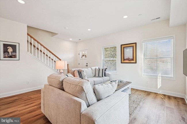 Photo - 607 North St