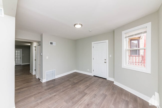 Photo - 2923 N Avers Ave Unit 1