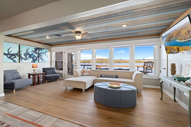 Photo - 9063 Mundell Rd Unit ID1365316P