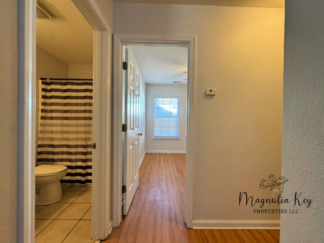 Photo - 1117 Stoney Falls Blvd