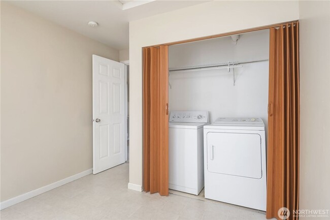 Photo - 5Bd/2Ba Shoreline House