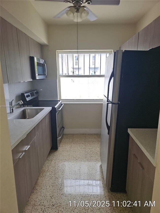 Photo - 2525 NW 11th Ave Unit 2525