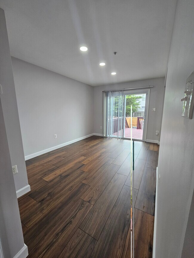 Photo - 10624 Riva Pl