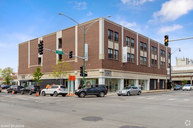 Building Photo - 1600 N Halsted St Unit 2J Rental