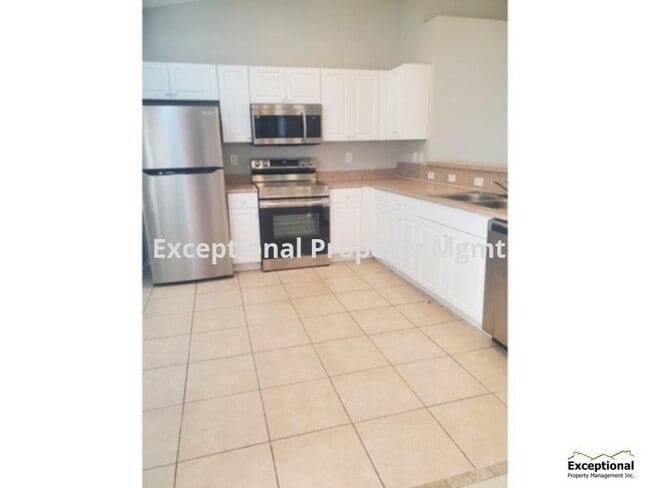 Available Now! Nice 3 Bedroom 2 bath split... - Available Now! Nice 3 Bedroom 2 bath split...