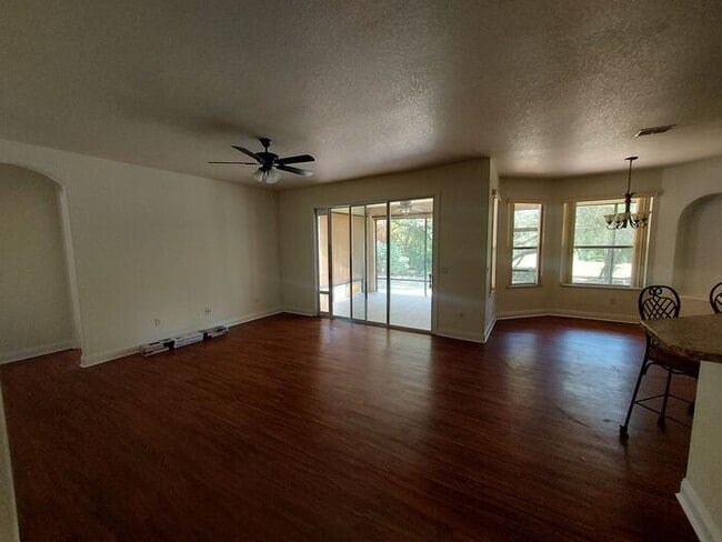 Photo - Beautiful 3/2/2 on 1/3 of an acre