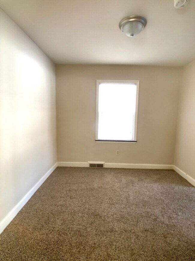 Photo - CHARMING 2 Bedroom Townhome Available! Unit 275