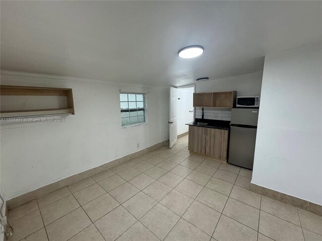 Building Photo - 624 NW 15th Ave Rental