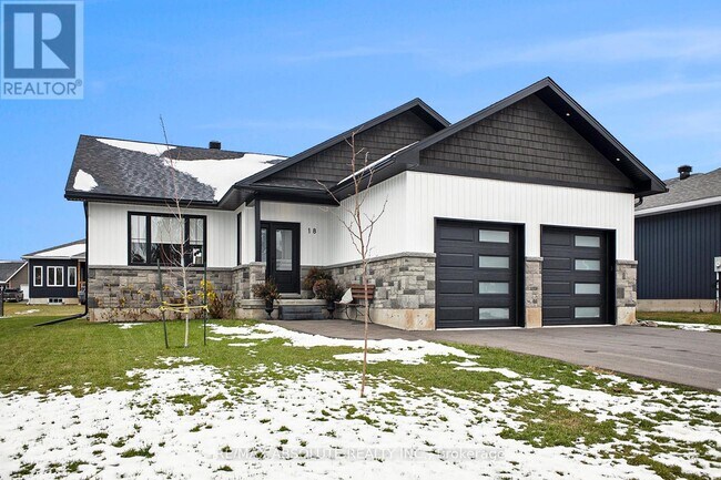 Photo - 18 Morrison Dr