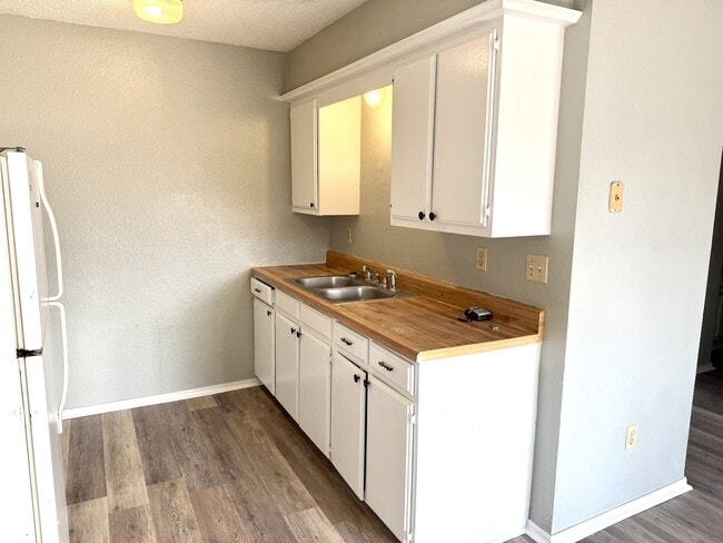 Photo - 8 W Cumberland