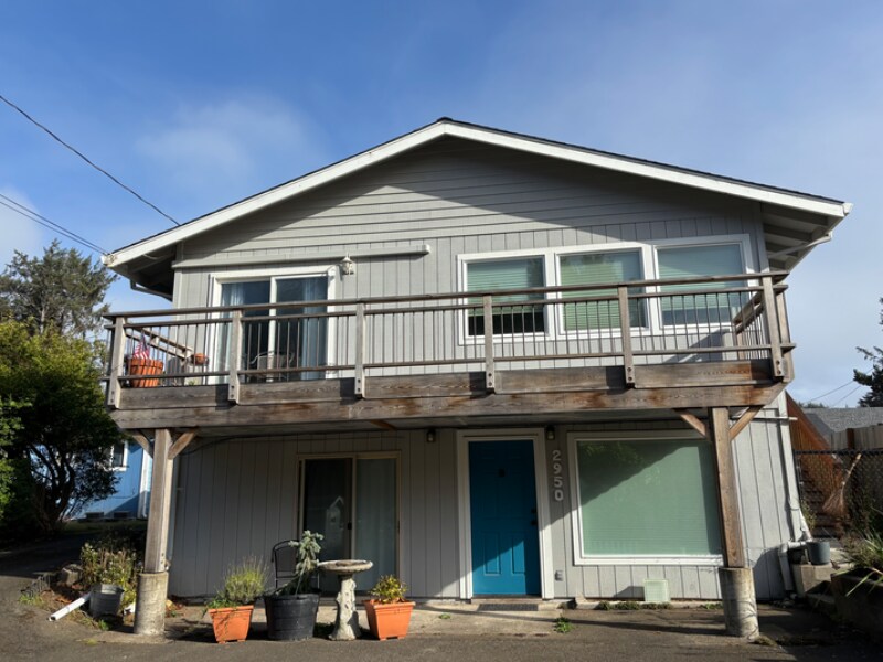 Photo - 2950 SW Beach Ave Unit 2950B SW Beach Ave
