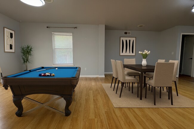 Photo - 628 N Broadway