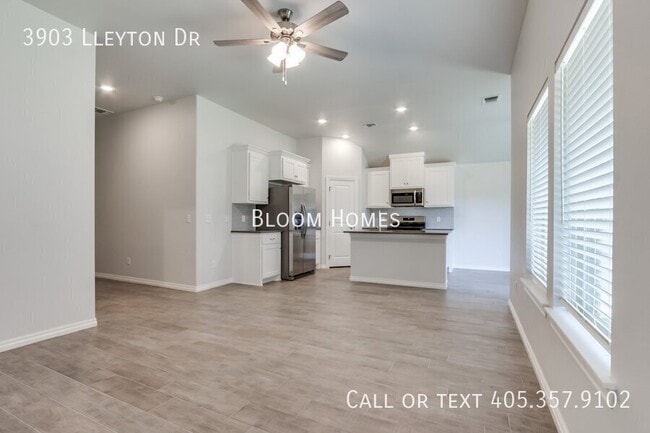 Photo - 3903 Lleyton Dr