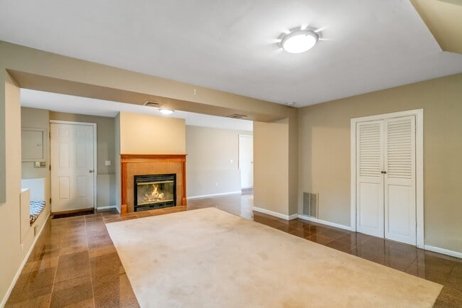Photo - 8 Waibel Dr