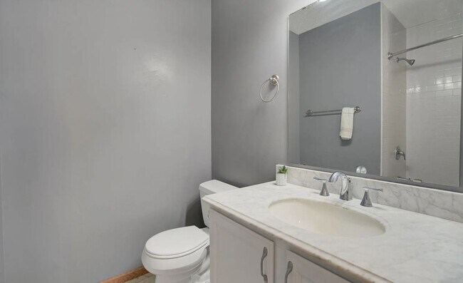 Bathroom 1 - 880 Pontiac Ln