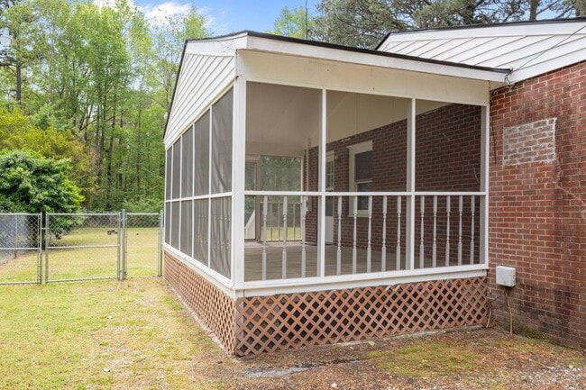 Photo - 110 Moore Rd