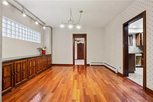 Photo - 5353 Beeler St